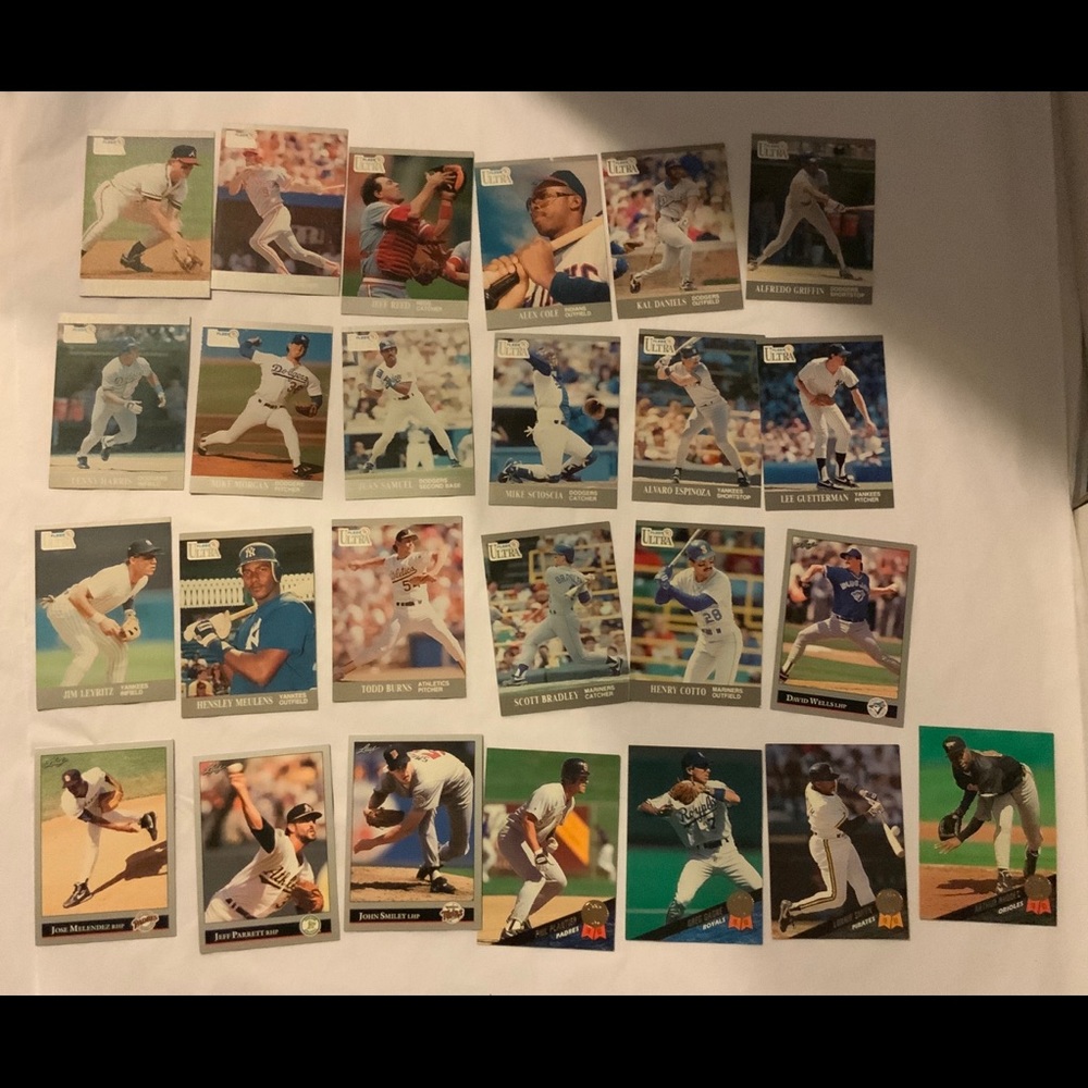 Bundle of Baseball Cards Lot 408